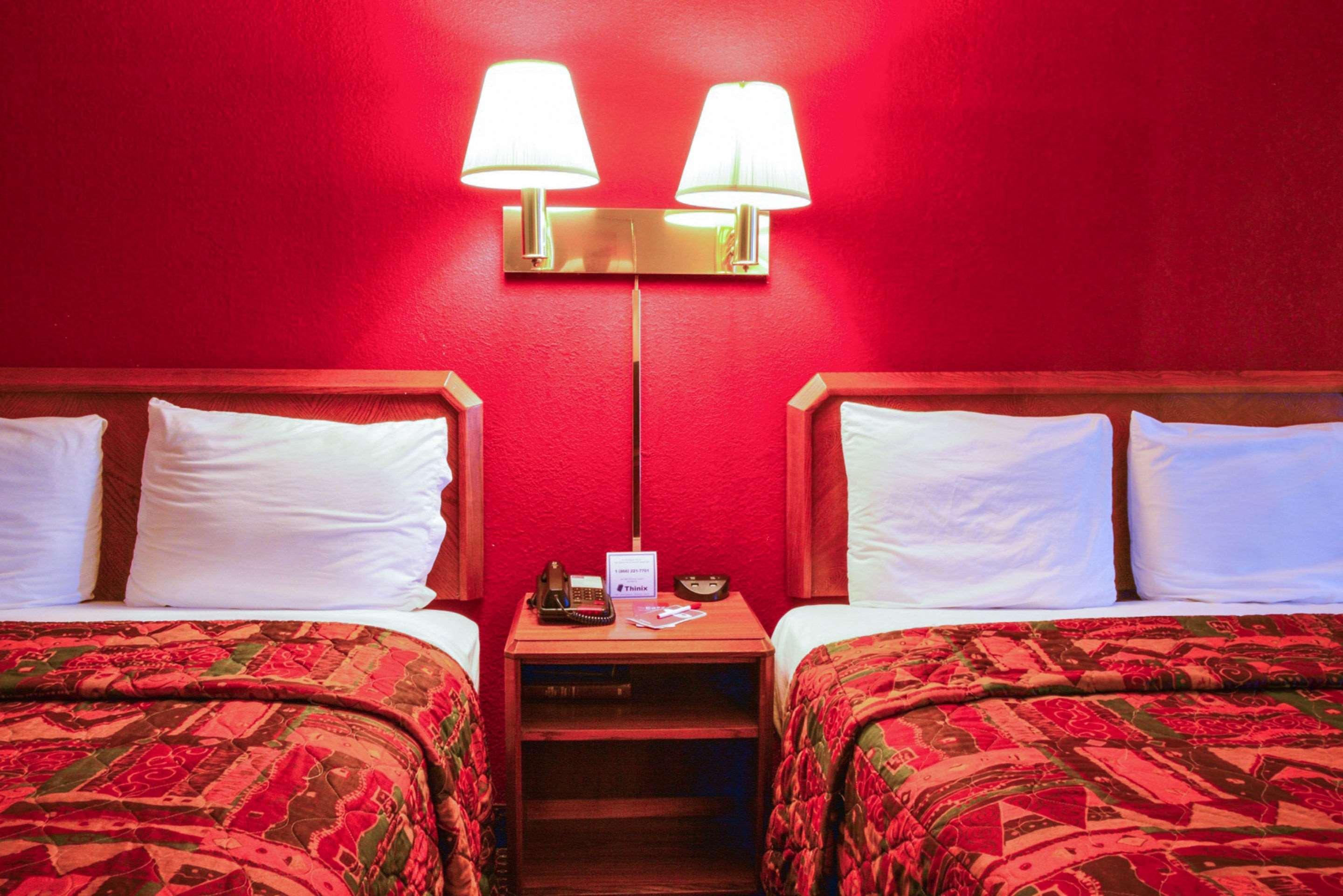 Econo Lodge Willowbrook Eksteriør bilde