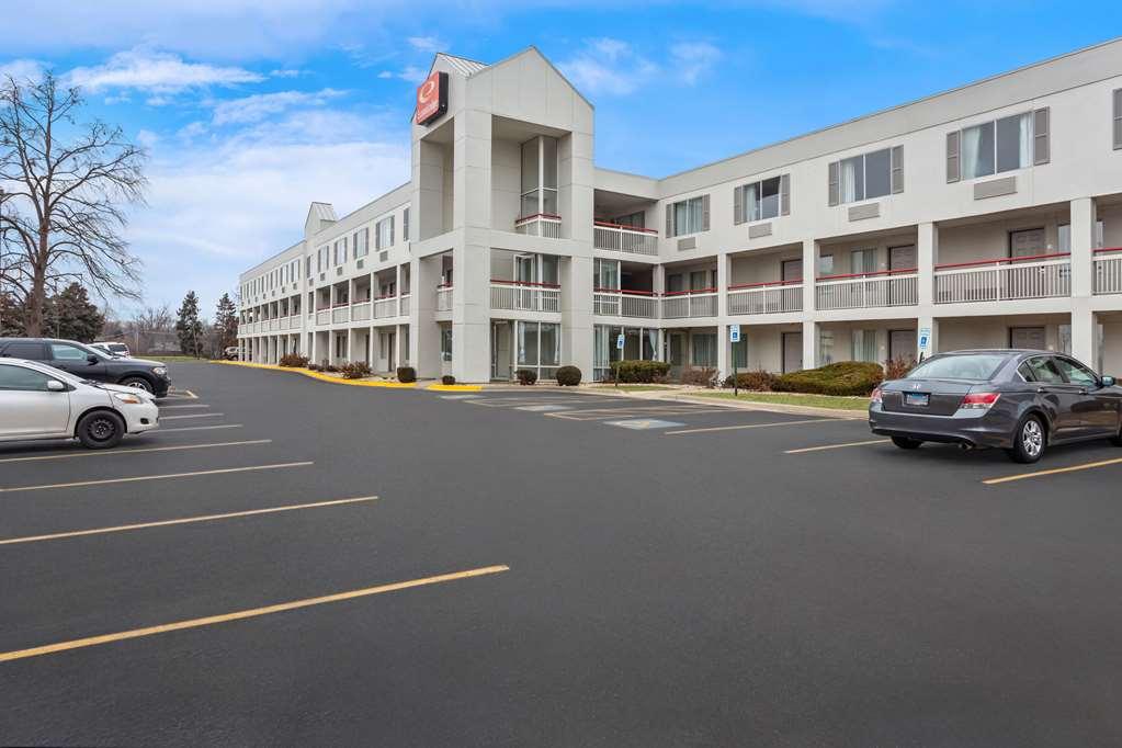 Econo Lodge Willowbrook Eksteriør bilde